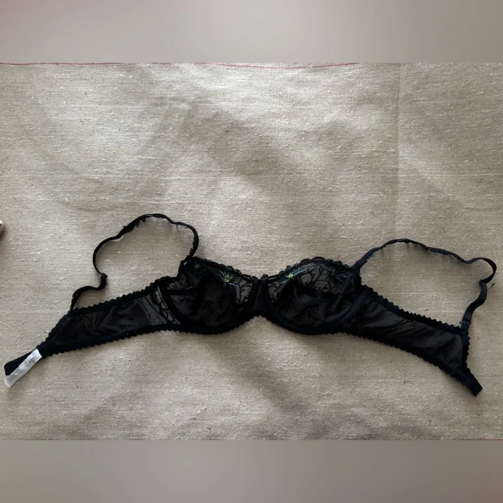 Marie Jo black / teal embroidered sheer bra. Excellent condition. 38B